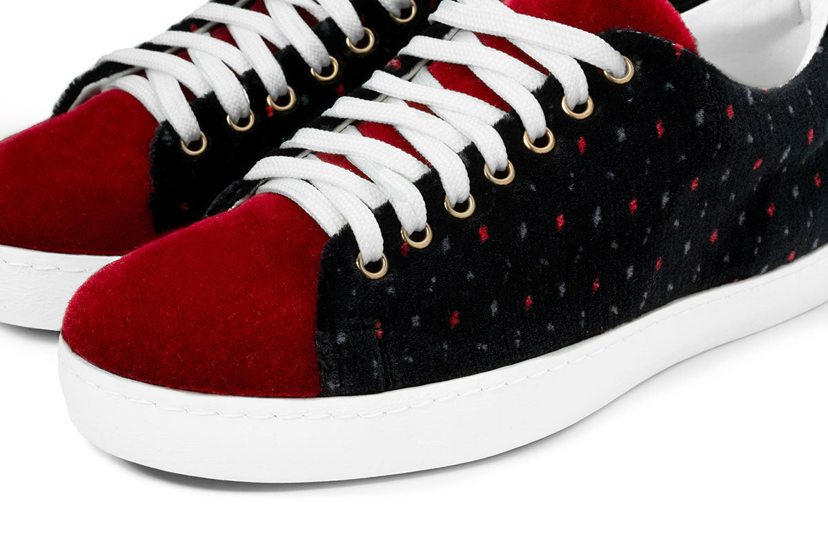 CINETRAIN Basket - The durable sneaker inspired by mobility and the cinema room