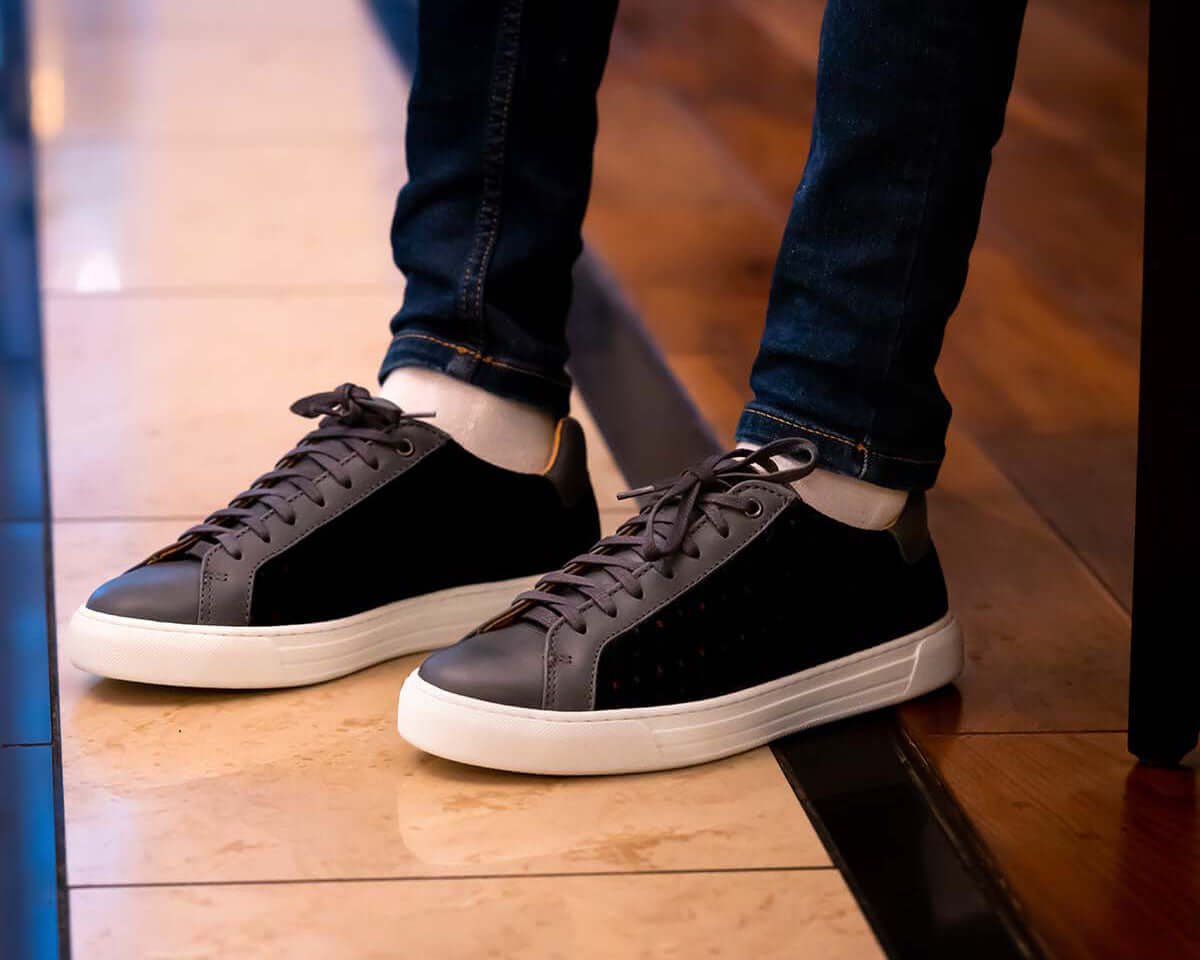 Sneakers-SLP-TRAIN-transilien-black-lifestyle