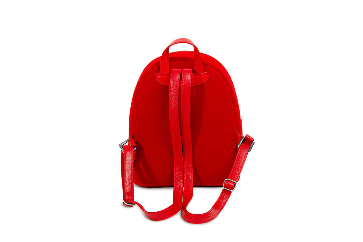 Sac à dos SLP en velours rouge, parfait pour une journée complète avec son compartiment principal.